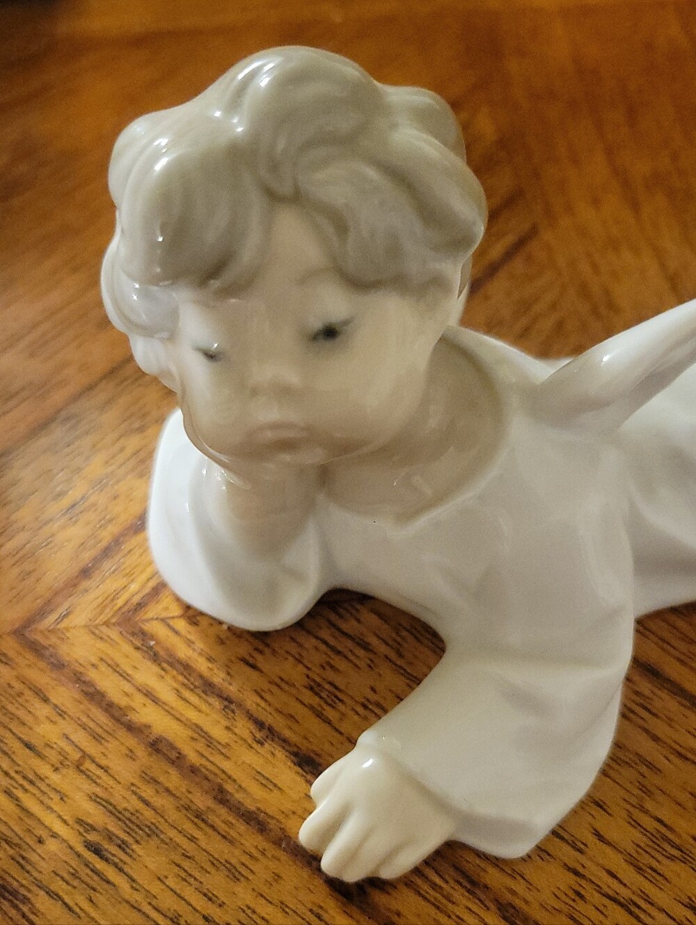 Lladro Angel Laying Down Figurine - Picture 3 of 7
